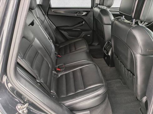 Used 2019 Porsche Macan image 20