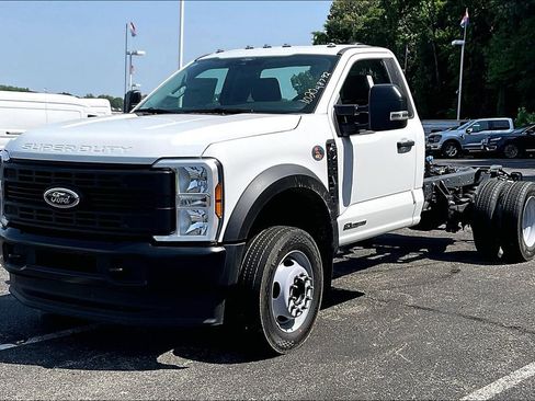 New 2025 Ford F450 XL image 2