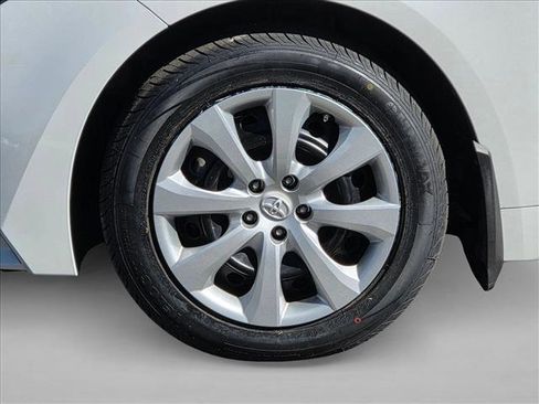 Used 2022 Toyota Corolla LE w/ Carpet Mat Package (TMS) image 23