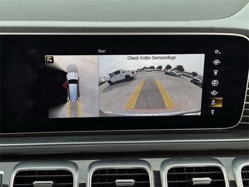 Used 2021 Mercedes-Benz GLS 450 4MATIC image 17