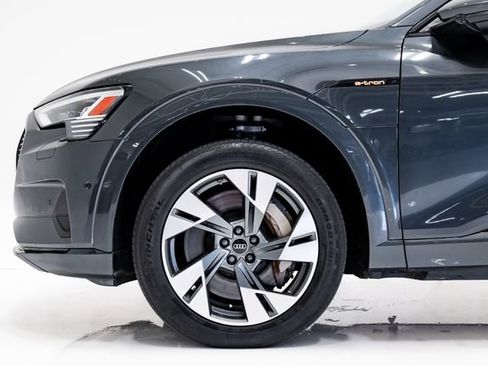 Used 2022 Audi e-tron Premium w/ Convenience Plus Package AWD/4WD image 26
