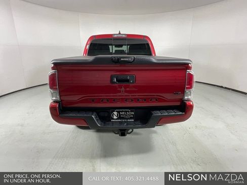 Used 2022 Toyota Tacoma TRD Sport w/ Technology Package image 9