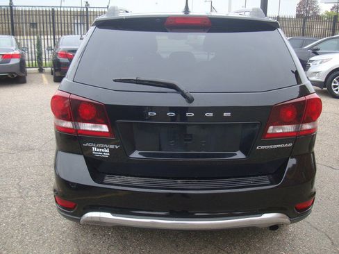 Used 2017 Dodge Journey Crossroad FWD image 4