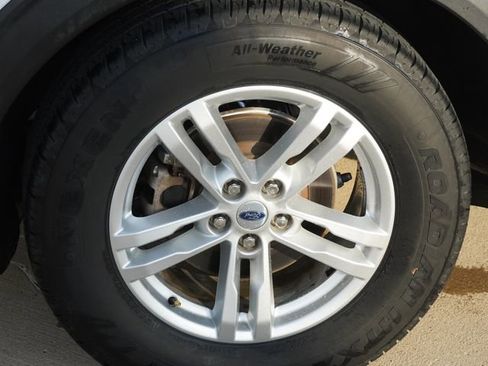 Used 2021 Ford Explorer XLT RWD image 11