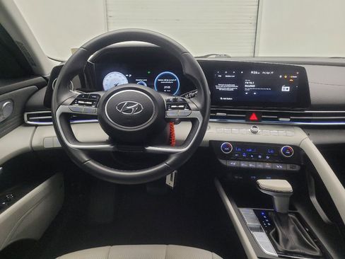 Used 2023 Hyundai Elantra Limited FWD image 22