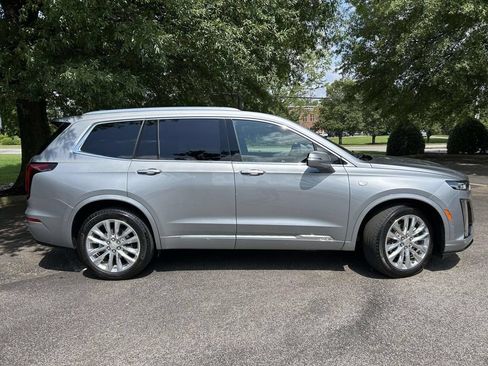 Used 2024 Cadillac XT6 Premium Luxury w/ Technology Package FWD image 2