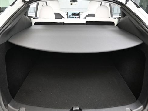 Used 2023 Tesla Model Y Long Range AWD/4WD image 20