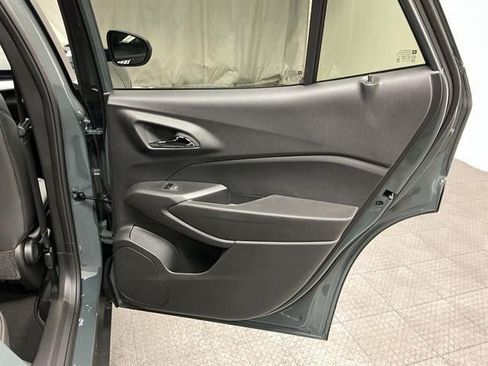 New 2026 Chevrolet Trax LT w/ LT Convenience Package FWD image 30