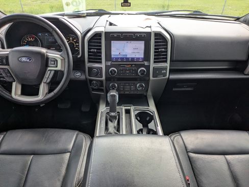 Used 2020 Ford F150 Lariat w/ Equipment Group 502A Luxury AWD/4WD image 14