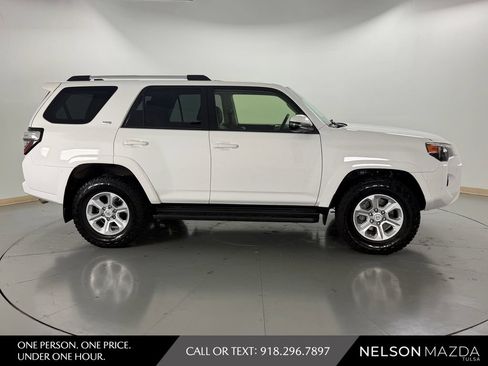 Used 2021 Toyota 4Runner SR5 Premium w/ Moonroof Package AWD/4WD image 5