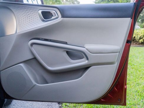 Used 2020 Kia Soul LX image 60