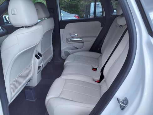 New 2025 Mercedes-Benz GLA 250 4MATIC image 12