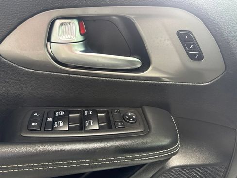 Used 2025 Chrysler Pacifica Select FWD image 21