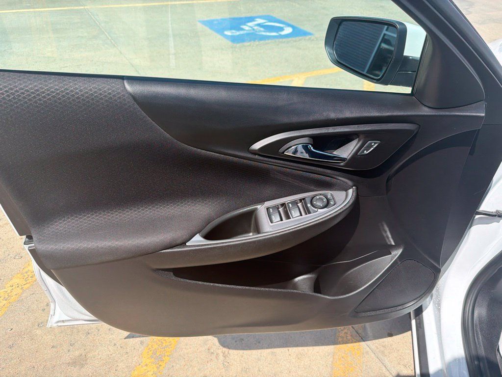 Used 2023 Chevrolet Malibu LT FWD image 10