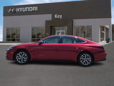 Certified 2023 Hyundai Sonata SEL FWD image 6