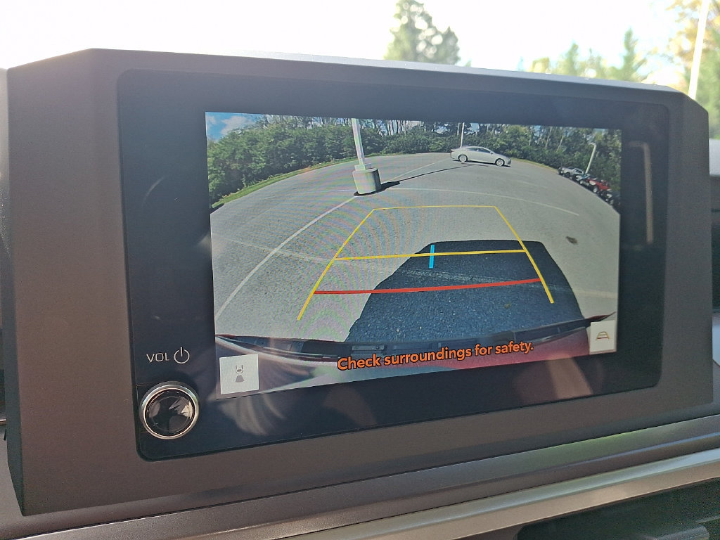 Certified 2025 Toyota Tacoma SR5 AWD/4WD image 17