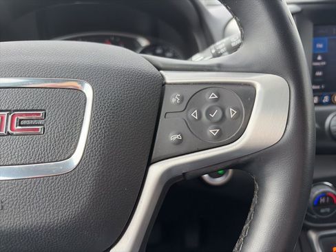 Used 2024 GMC Terrain SLT image 18