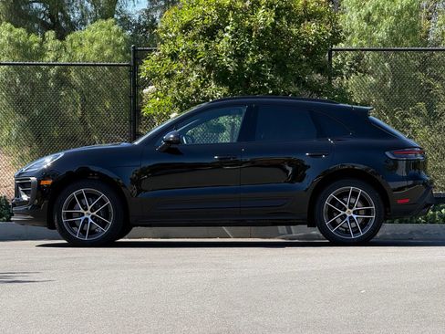 Used 2026 Porsche Macan AWD/4WD image 2