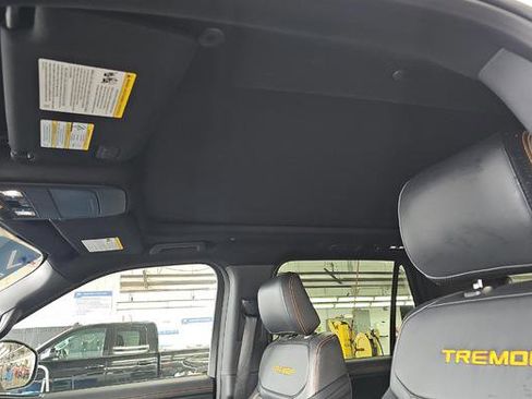 Used 2025 Ford Expedition Tremor AWD/4WD image 13