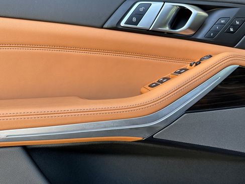 Used 2024 BMW X5 xDrive50e w/ Premium Package AWD/4WD image 12