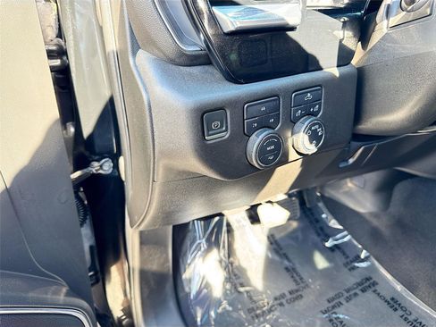 Used 2024 Chevrolet Silverado 2500 LT image 7