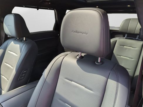 Used 2026 Hyundai Palisade Calligraphy image 13