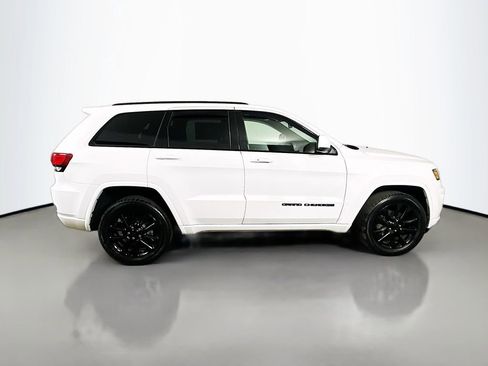 Used 2020 Jeep Grand Cherokee Altitude AWD/4WD image 7