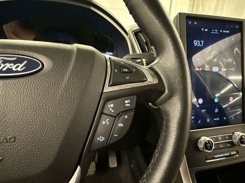 Used 2024 Ford Edge SEL AWD/4WD image 9