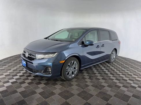 Certified 2026 Honda Odyssey Touring image 11