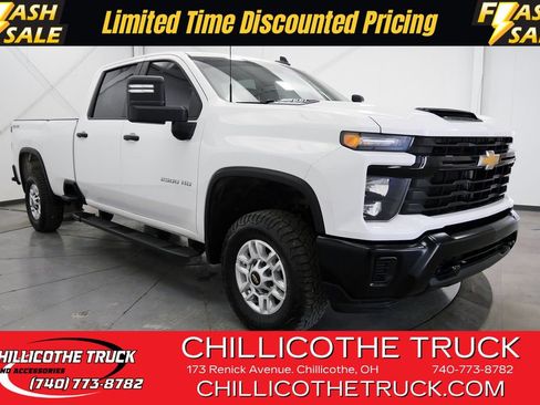 Used 2024 Chevrolet Silverado 2500 W/T AWD/4WD image 1