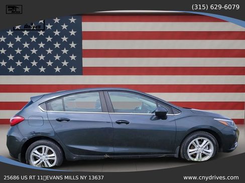 Used 2018 Chevrolet Cruze LT w/ Convenience Package FWD image 4