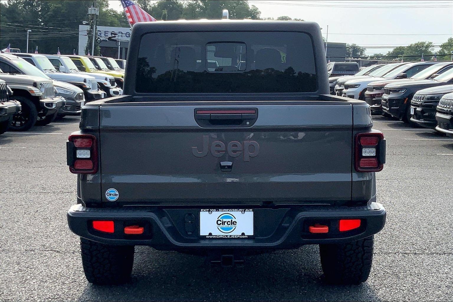 Certified 2025 Jeep Gladiator Mojave w/ Safety Group AWD/4WD image 4