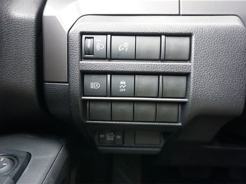 Used 2025 Toyota Tacoma SR5 image 5