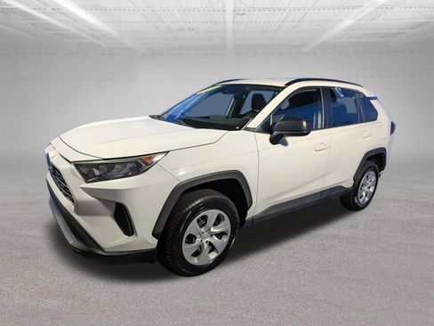 Used 2020 Toyota RAV4 LE FWD image 9