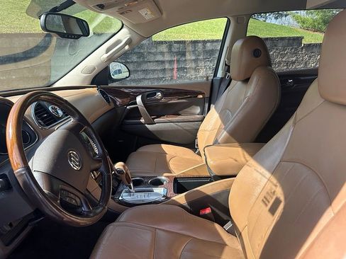 Used 2017 Buick Enclave Leather image 12