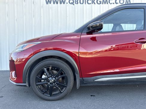 Used 2023 Nissan Kicks SR w/ SR Premium Package image 4