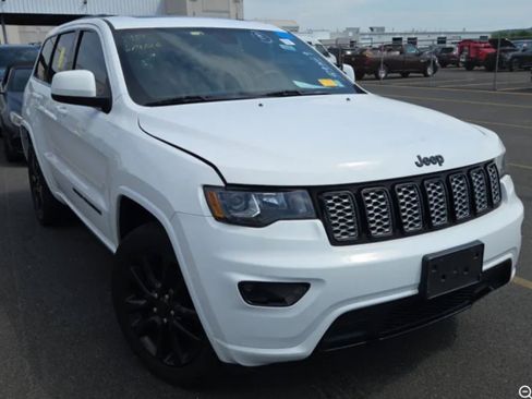 Used 2020 Jeep Grand Cherokee Altitude AWD/4WD image 4
