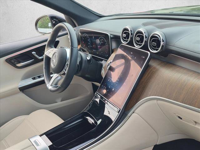 Used 2024 Mercedes-Benz GLC 300 4MATIC image 17