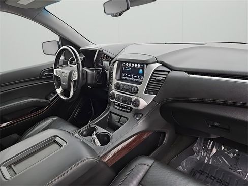 Used 2018 GMC Yukon XL SLT w/ Open Road Package image 20