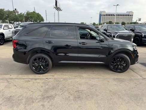 Used 2023 Kia Sorento SX image 4
