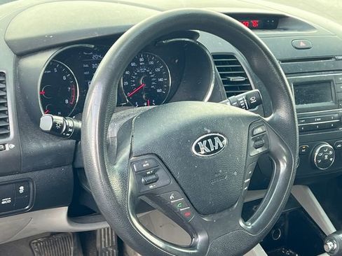 Used 2015 Kia Forte LX FWD image 9