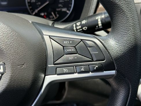 Used 2024 Nissan Altima 2.5 SV FWD image 17