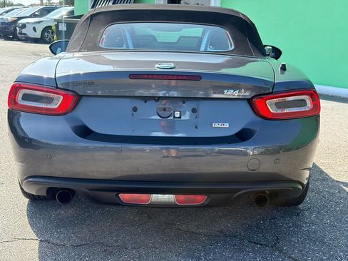 Used 2017 FIAT 124 Spider Lusso RWD image 4