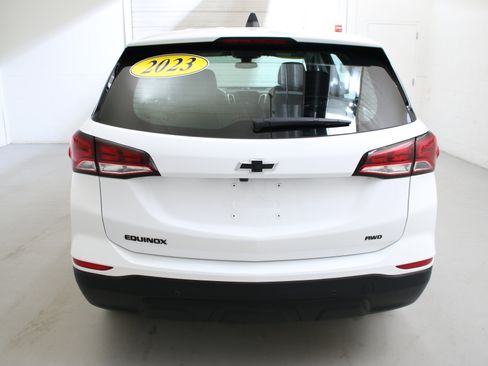 Used 2023 Chevrolet Equinox LS w/ Midnight Edition image 8