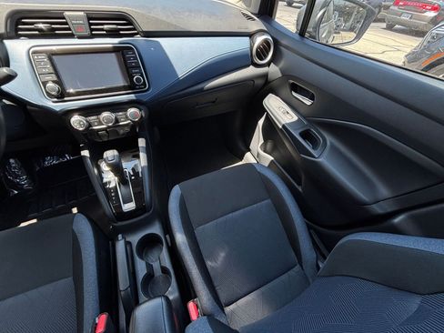 Used 2025 Nissan Versa SV FWD image 34