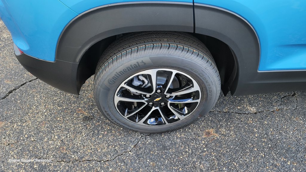 New 2026 Chevrolet TrailBlazer LT w/ LT Cold Weather Package FWD image 13