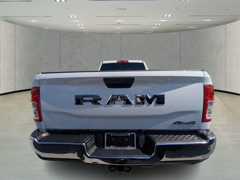 Used 2024 RAM 2500 Tradesman w/ Chrome Appearance Group AWD/4WD image 4