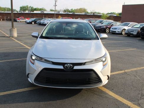 Used 2023 Toyota Corolla LE w/ Carpet Mat Package (TMS) FWD image 3