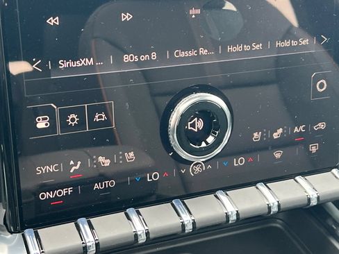 New 2026 GMC Acadia AT4 w/ Luxury Package AWD/4WD image 19