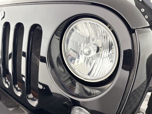 Used 2015 Jeep Wrangler Unlimited Sport w/ Max Tow Package AWD/4WD image 10